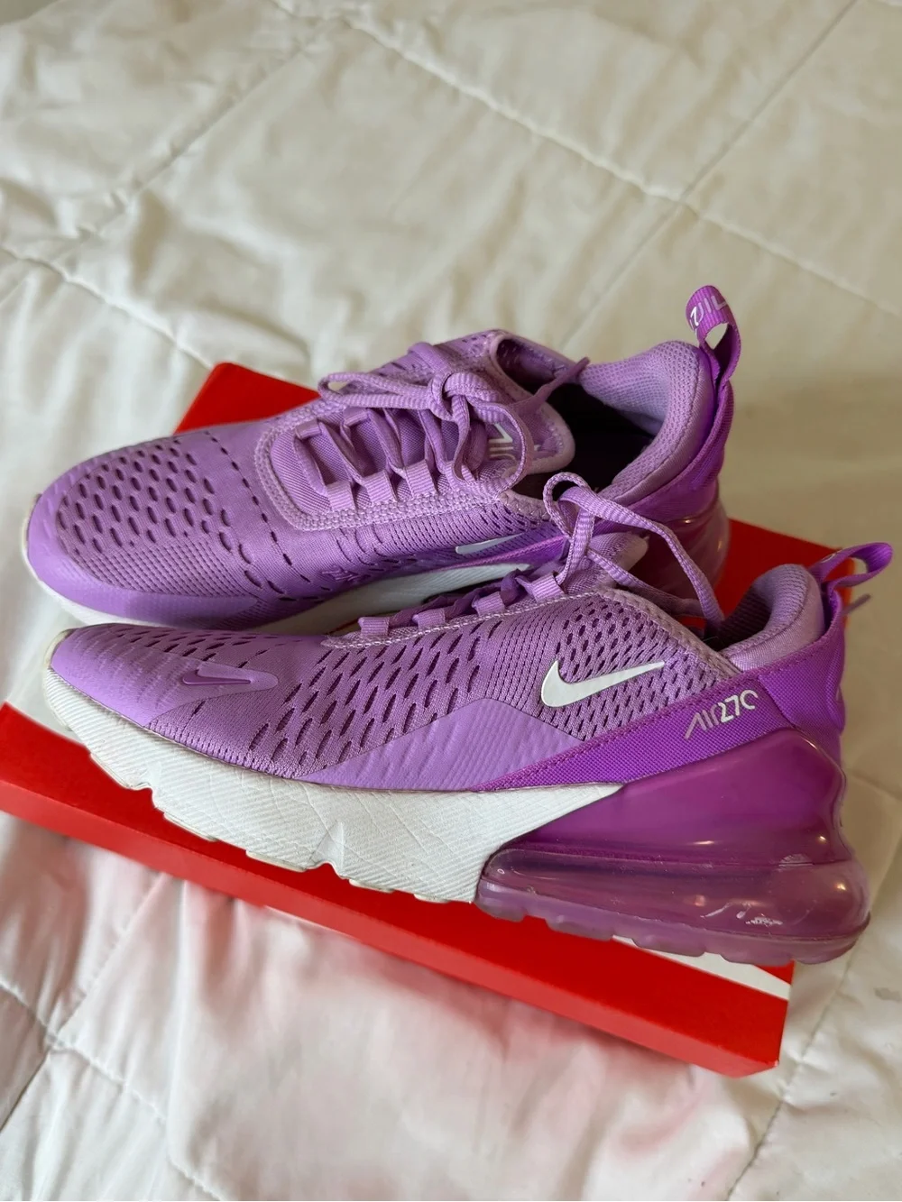 Nike Women's Air Max 270 in Vibrant Purple - Picture 2 of 3